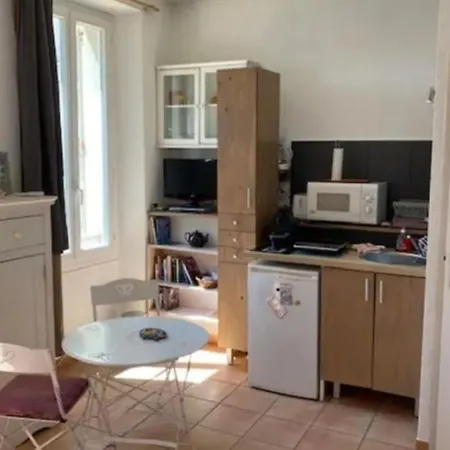 Chez Maya